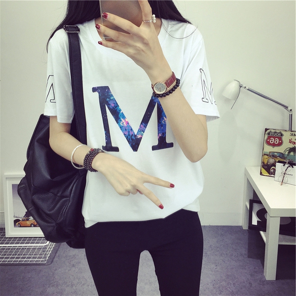 Λεπτό καλοκαίρι T-shirt για νεαρές κυρίες σε διάφορα χρώματα