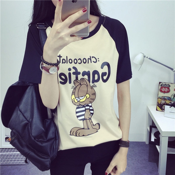 Λεπτό καλοκαίρι T-shirt για νεαρές κυρίες σε διάφορα χρώματα