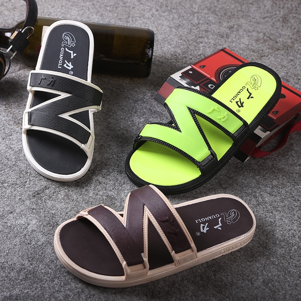 Ανδρικές για το καλοκαίρι παντόφλες - 3 μοντέλα