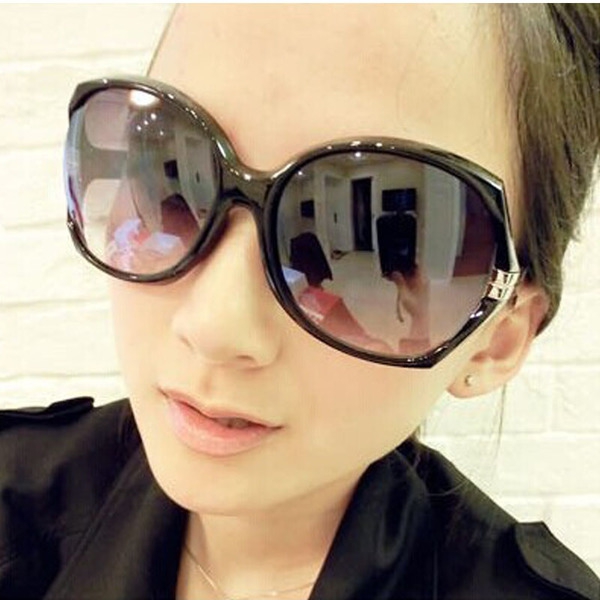 Слънчеви очила: Бели, Черни, Кафяви