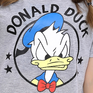 Дамска памучна тениска в сив цвят с героя Доналд Дък