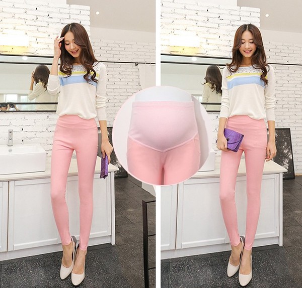 Цветни пролетни панталони за бременни.