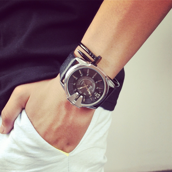 Мъжки часовник черен цвят