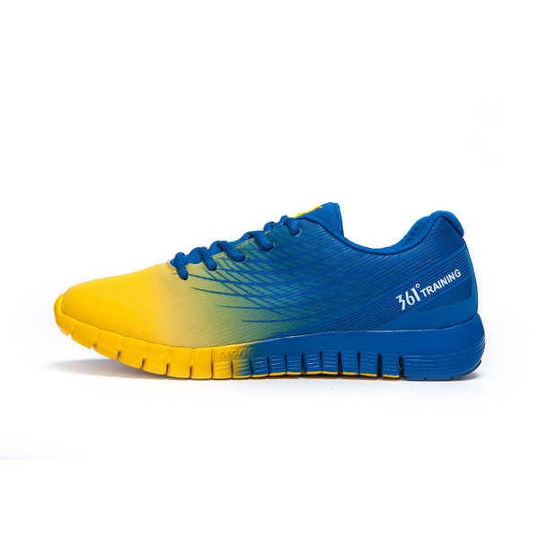 Спортни обувки за бягане за мъже - 3 модела - подходящи за настилка 