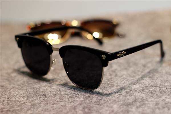 Слънчеви очила: Кафяви, Черни