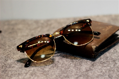 Слънчеви очила: Кафяви, Черни
