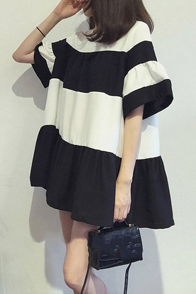 Дамска широка рокля за летните дни в черно и бяло