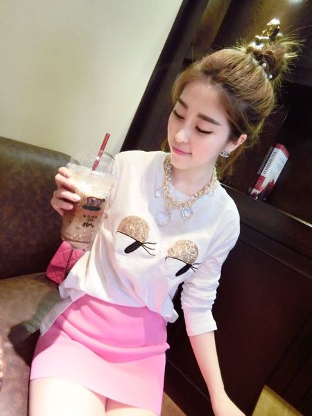 Дамски комплект от пола и блуза в бяло и розово