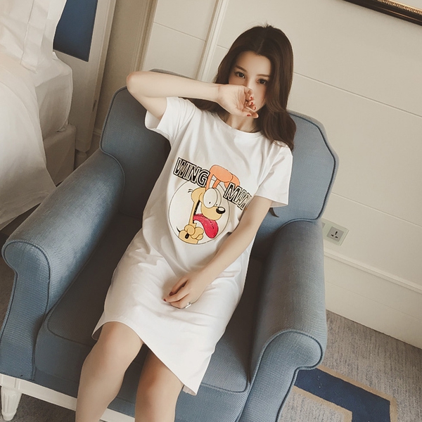 Οι γυναίκες χιτώνες με τους χαρακτήρες της Disney σε τρία χρώματα