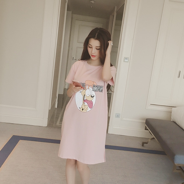 Οι γυναίκες χιτώνες με τους χαρακτήρες της Disney σε τρία χρώματα