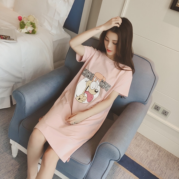 Οι γυναίκες χιτώνες με τους χαρακτήρες της Disney σε τρία χρώματα