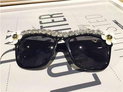 Дамски слънчеви очила над 10 различни модела