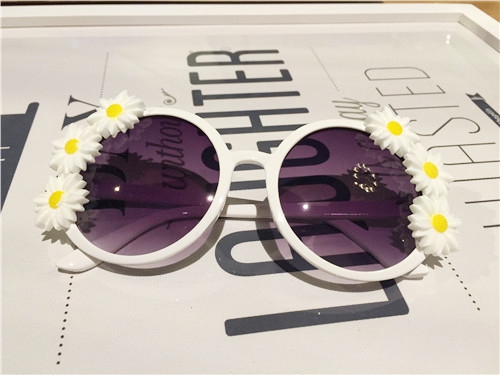 Дамски слънчеви очила над 10 различни модела