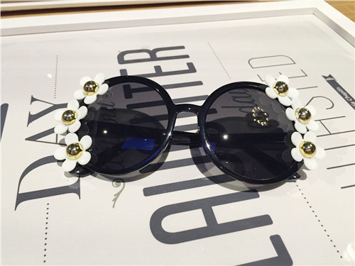 Дамски слънчеви очила над 10 различни модела