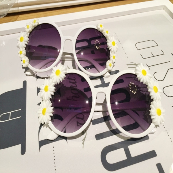 Дамски слънчеви очила над 10 различни модела