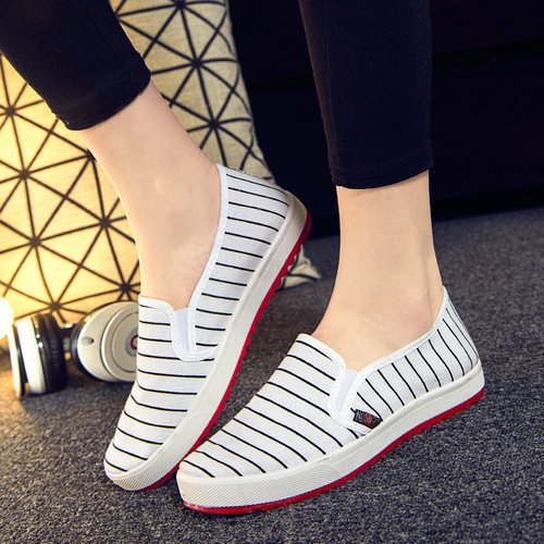 Дамски платнени обувки - подходящи за ежедневие, лек спорт и бягане - бели, черни, сини, червени