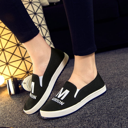 Дамски платнени обувки - подходящи за ежедневие, лек спорт и бягане - бели, черни, сини, червени