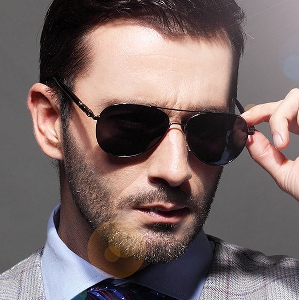 Мъжки модни слънчеви очила удобни при шофиране