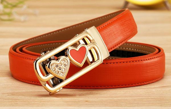 Γυναικείς ζώνες από συνθετικό δέρμα σε μαύρο, λευκό και κόκκινο - διαφορετικά μοντέλα