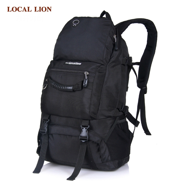 Мъжки чанти подходящи за туризъм и алпинизъм 