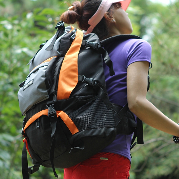 Мъжки чанти подходящи за туризъм и алпинизъм 