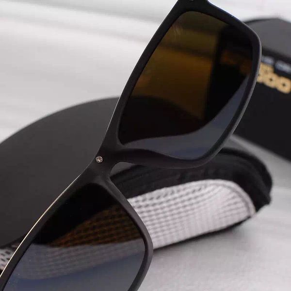 Мъжки слънчеви очила с огледални отблясъци в различни цветове