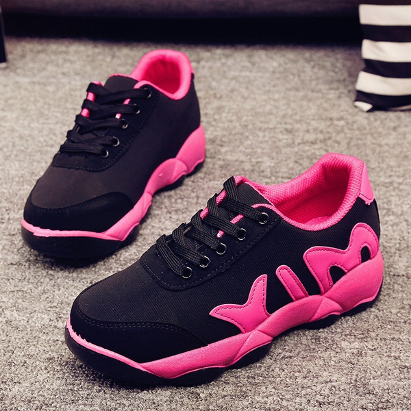 Дамски кежуал обувки подходящи за ежедневие, лек спорт и бягане - 2 модела в черно