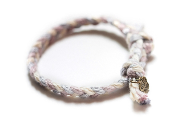 Ръчно изработена дамска гривна - 1 модел