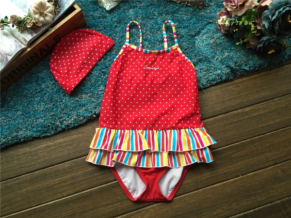 Детски бански костюми за момичета: 4 модела