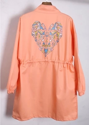 Ανοιξηάτικο  παλτό για έγκυες σε ροζ χρώμα.