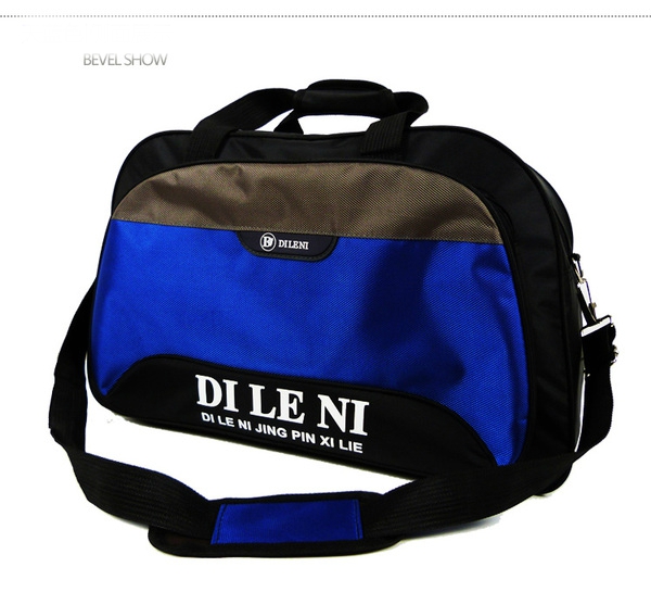 Ανδρικά και γυναικεία αδιάβροχα ταξιδιωτικές τσάντες 32 L - 5 μοντέλα