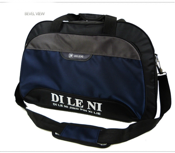 Ανδρικά και γυναικεία αδιάβροχα ταξιδιωτικές τσάντες 32 L - 5 μοντέλα