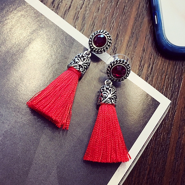 Κρεμαστά ρετρό σκουλαρίκια σε μπλε, κόκκινο και μαύρο χρώμα