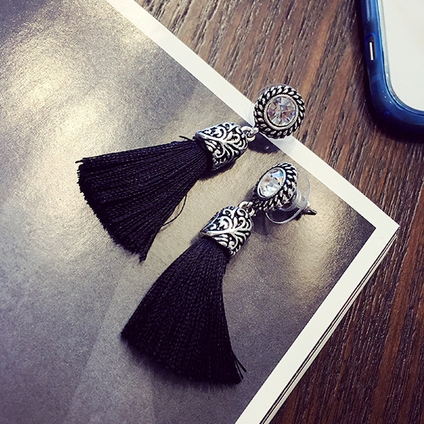 Κρεμαστά ρετρό σκουλαρίκια σε μπλε, κόκκινο και μαύρο χρώμα