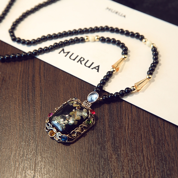 Γυναικεία δαχτυλίδια σε πολλά διαφορετικά μοτίβα και χρώματα