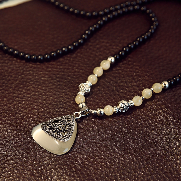 Γυναικεία δαχτυλίδια σε πολλά διαφορετικά μοτίβα και χρώματα