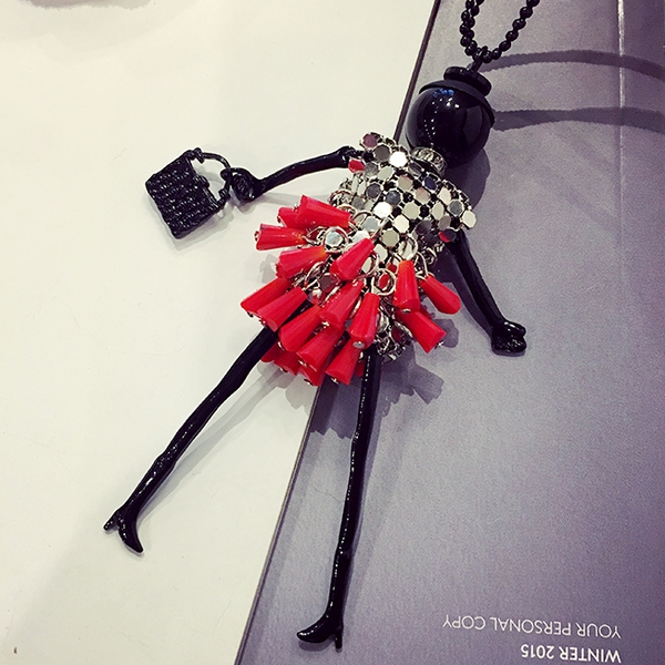 Γυναικεία κολιέ σε διάφορα χρώματα