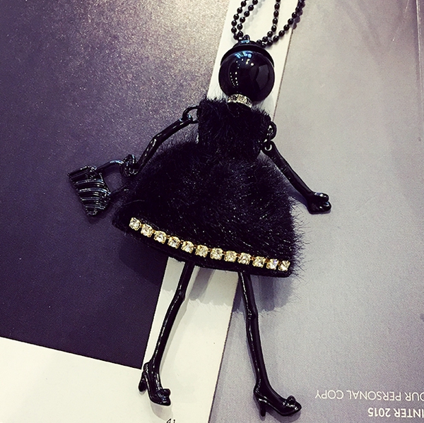 Γυναικεία κολιέ σε διάφορα χρώματα