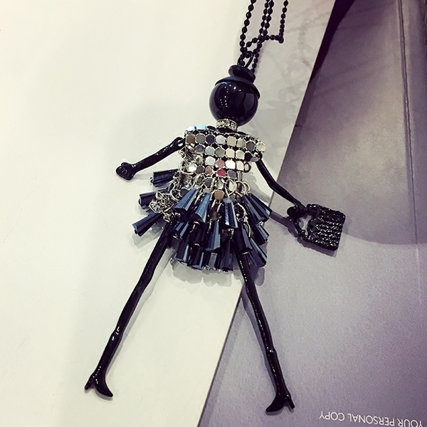 Γυναικεία κολιέ σε διάφορα χρώματα