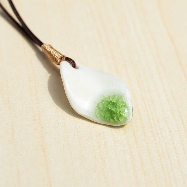 Γυναικεία περιδέραια σε διάφορα χρώματα - 3 μοντέλα