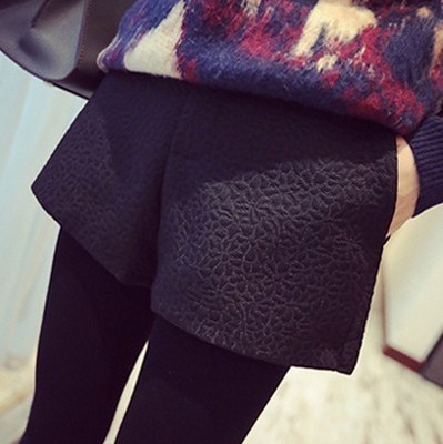 Δέκα μοντέλα σορτς Έγκυος ποικιλία χρωμάτων και σχεδίων.