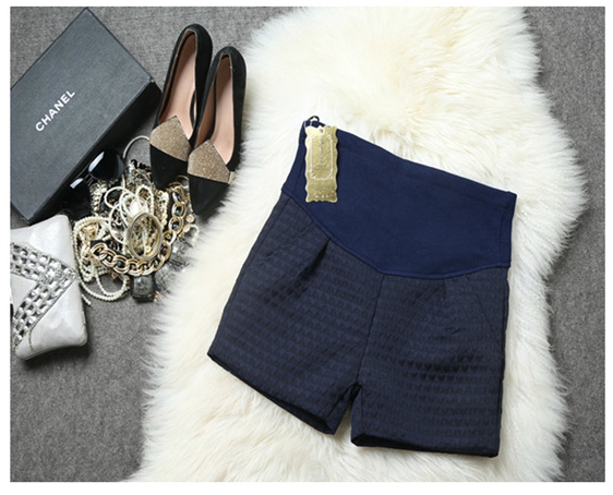 Черни и тъмно сини панталони за бременни.