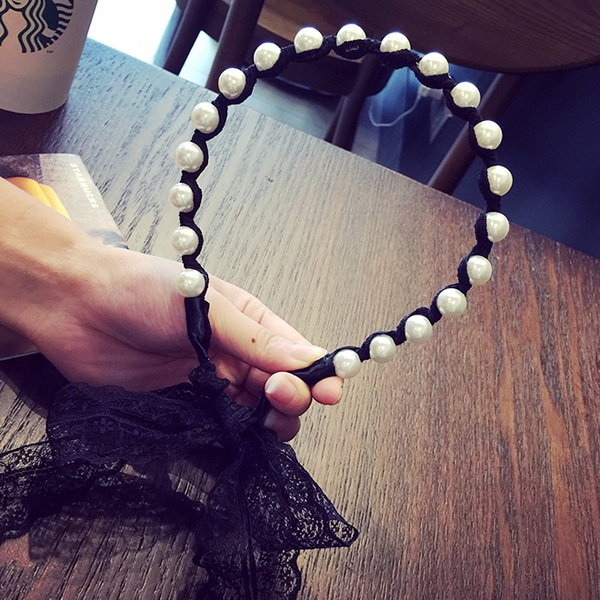  Τιάρα - αξεσουάρ για τα μαλλιά.