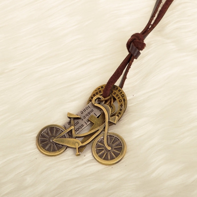 Γυναικεία κολιέ σε διάφορα μοντέλα - μαϊμού, κλειδί, ρολόι, γυαλιά και πολλά άλλα