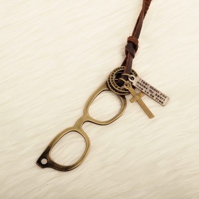 Γυναικεία κολιέ σε διάφορα μοντέλα - μαϊμού, κλειδί, ρολόι, γυαλιά και πολλά άλλα