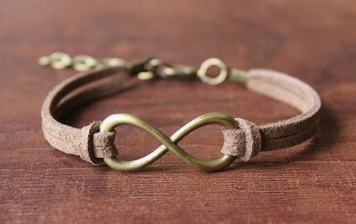 Различни видове дамски гривни-13 модела