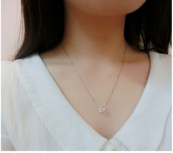 Γυναικείο Μενταγιόν σε σχήμα τετράγωνου