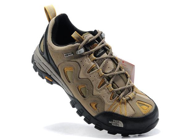 Туристически обувки за мъже и жени - 5 модела