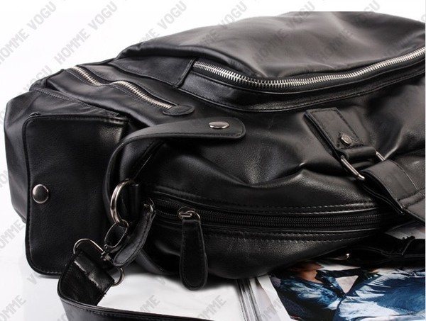 Ταξιδιωτικές τσάντες σε μαύρο και σκούρο καφέ χρώμα από συνθετικό δέρμα για άνδρες και γυναίκες