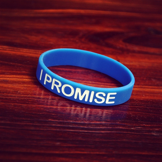 Ανδρικά βραχιόλια σε κόκκινο, μπλε και μαύρο χρώμα